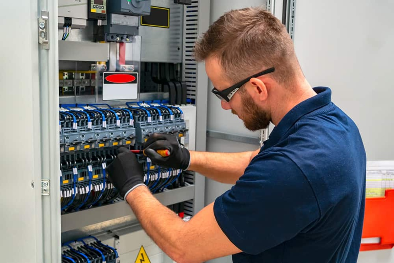Elektroniker für Energie- und Gebäudetechnik (m/w/d) bei Elektroservice Zickler in Friedrichroda